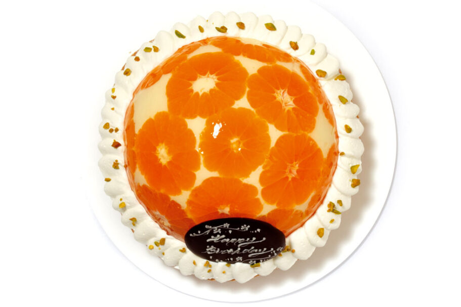 【4月おすすめケーキ】マンダリンとホワイトチョコのタルト デコレーション