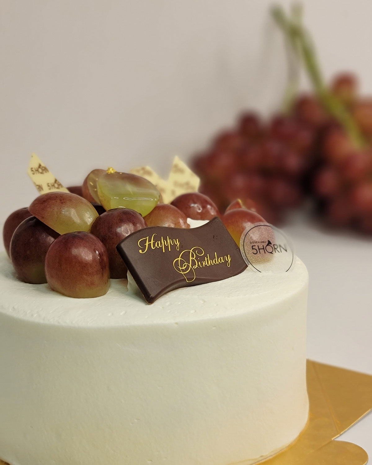 10月おすすめケーキ】秋にぴったり🍇クイーンルージュ®のショート