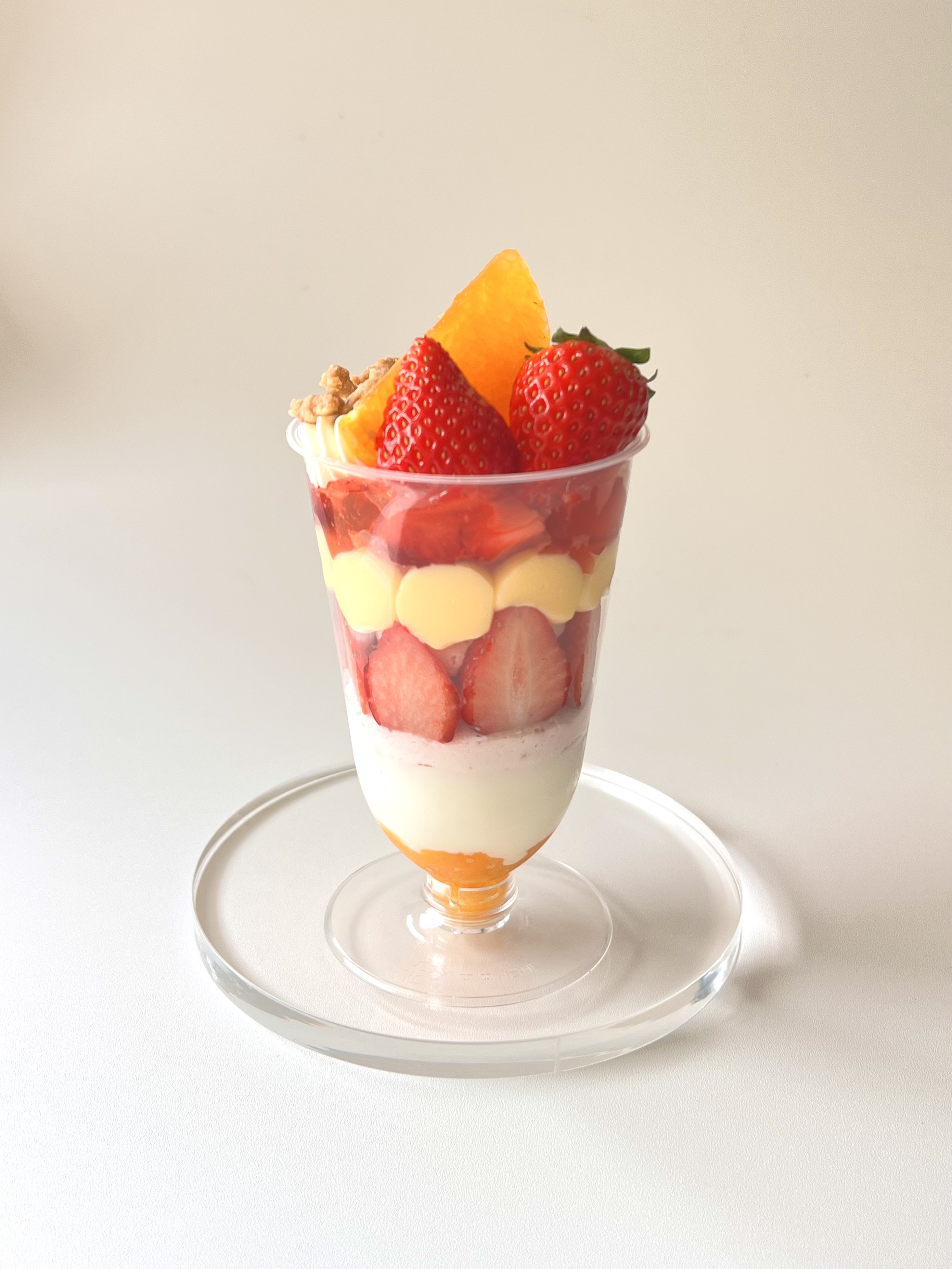 6月7日、8日 アイシティ21限定！希少苺の贅沢パフェ早い者勝ち