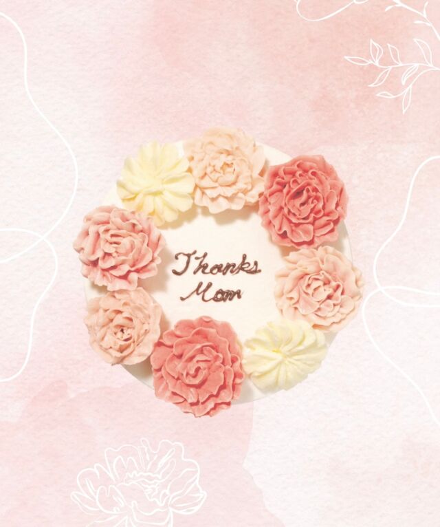 🌸完売御礼🌸

4月18日に先行予約を開始いたしました
母の日限定ケーキ【ブーケショート】が
先行予約にて完売いたしました！
ご予約いただいた皆さまありがとうございました✨️

※先行予約にて完売いたしましたので、
一般予約はございません。ご了承ください。

ファイブホルンではLINE友だち募集中です。
会員様限定の特典やイベント情報をいち早くGET♩
プロフィールのリンクから追加できます↓
@fivehorn 

 #5HORN #母の日ケーキ #ブーケショート #国産苺 #ファイブホルン #限定販売 #特別な贈り物 #期間限定 #お母さんありがとう #手作りケーキ #先行予約 #イオンモール松本 #アイシティ21 #midori松本 #松本スイーツ